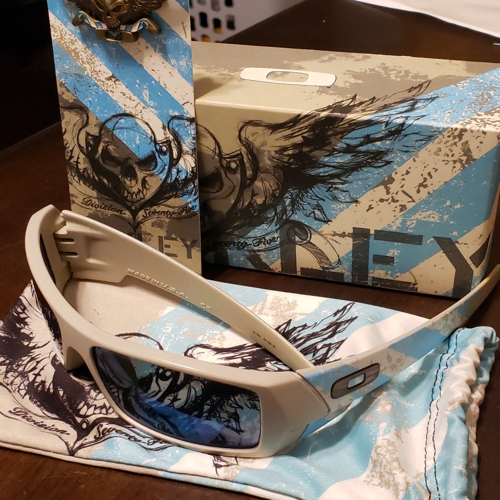** (SOLD) RARE SE Oakley Flying Tiger Gascan